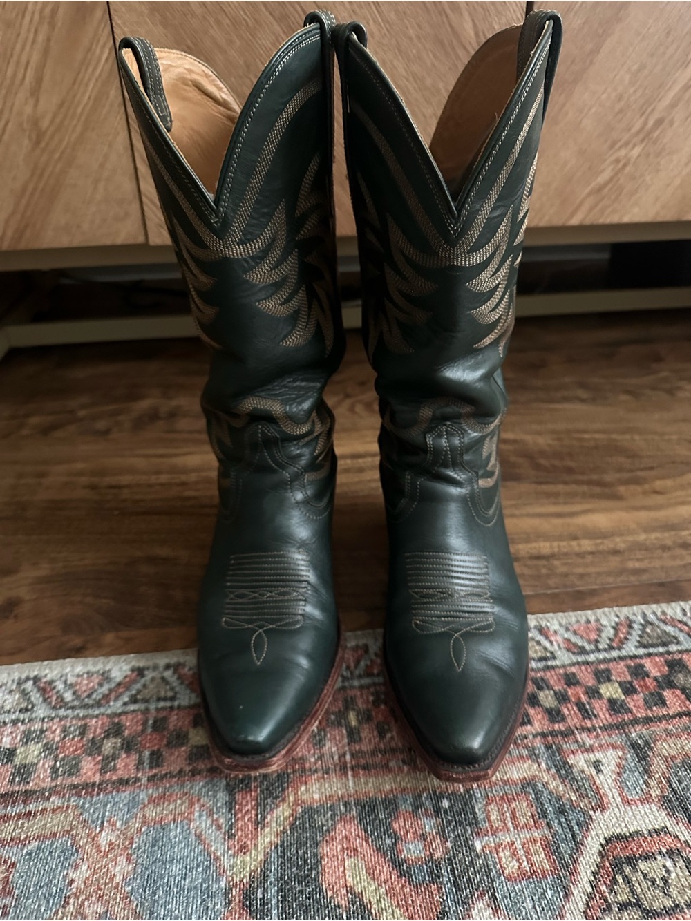 Tecovas Annie’s in hunter green. Size 11